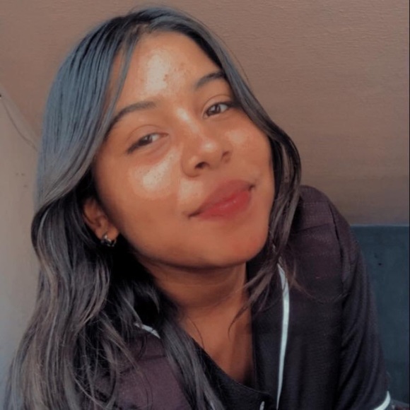 Meet your Posher, bella - Picture 3 of 3